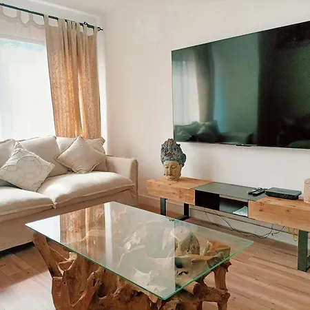 Chakra House Fuerteventura - Private In A Shared Boutique 게스트하우스 *