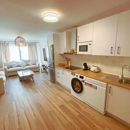 Chakra House Fuerteventura - Private In A Shared Boutique 게스트하우스 *