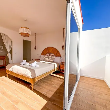 Chakra House Fuerteventura - Private In A Shared Boutique 게스트하우스 코라레호