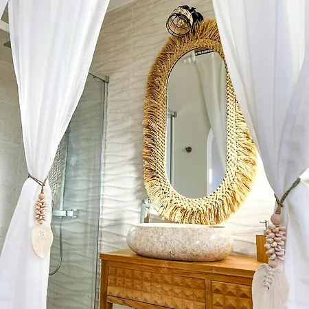 Chakra House Fuerteventura - Private In A Shared Boutique 게스트하우스