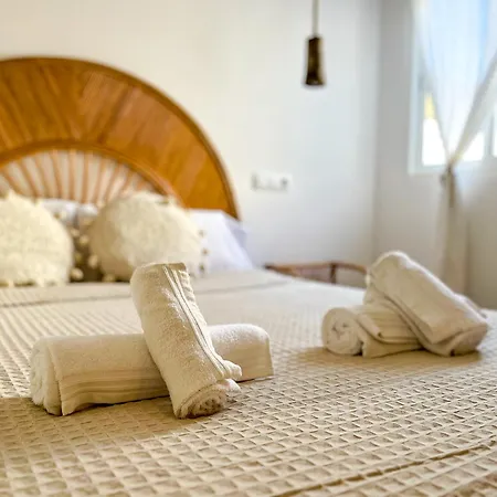 Chakra House Fuerteventura - Private In A Shared Boutique 게스트하우스 *