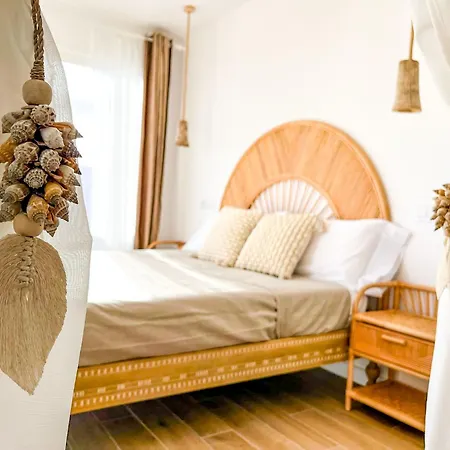 Chakra House Fuerteventura - Private In A Shared Boutique 게스트하우스 *